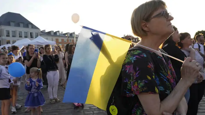 Голос українців за кордоном: чи вдасться забезпечити рівний доступ до виборів?
