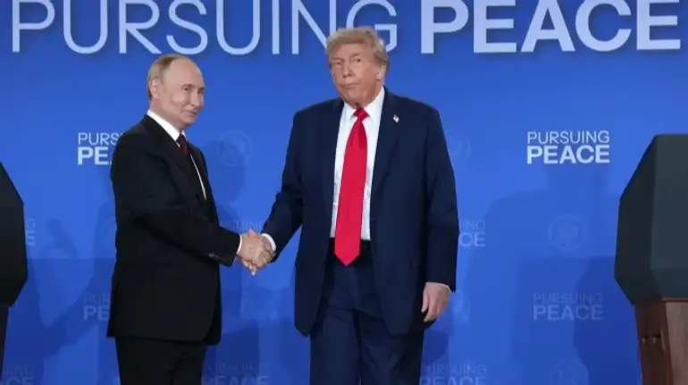 Ціни на нафту знижуються після переговорів Трампа і Путіна на Алясці