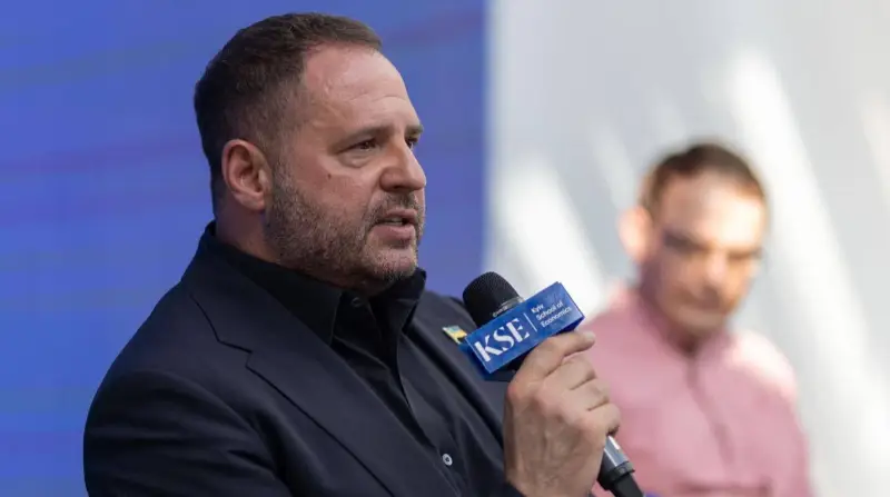 Закрита розмова з молоддю: Єрмак пояснював скандал довкола антикорупційних органів і порадив «відправляти прикривачів на три літери»